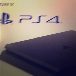 BRAND NEW PLAYSTATION 4